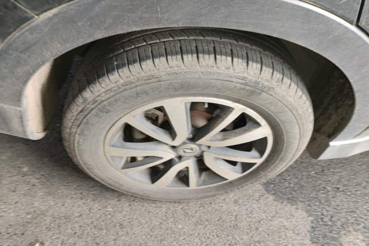 Used Dongfeng Fengon 580 2017 1.5T Manual Luxury Model Right Rear Wheel Hub