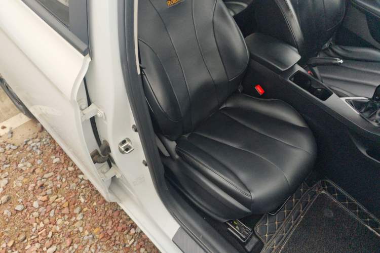 Used Roewe i5 2021 1.5L Manual Platinum Edition Right Front Seat