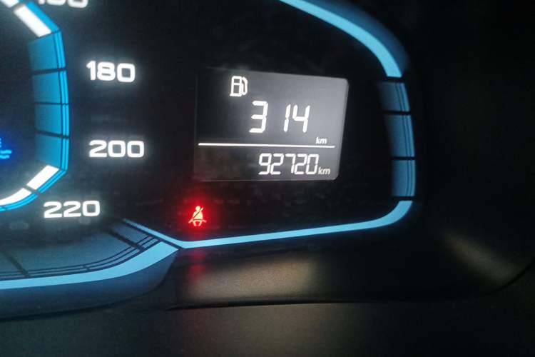 Used Roewe 360 2015 1.5L Manual Luxury Edition Odometer Close Up