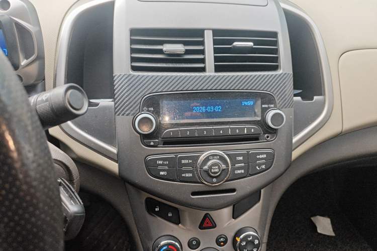 Used Chevrolet Aveo Sonic 2011 Sedan 1.4L Manual Transmission SE