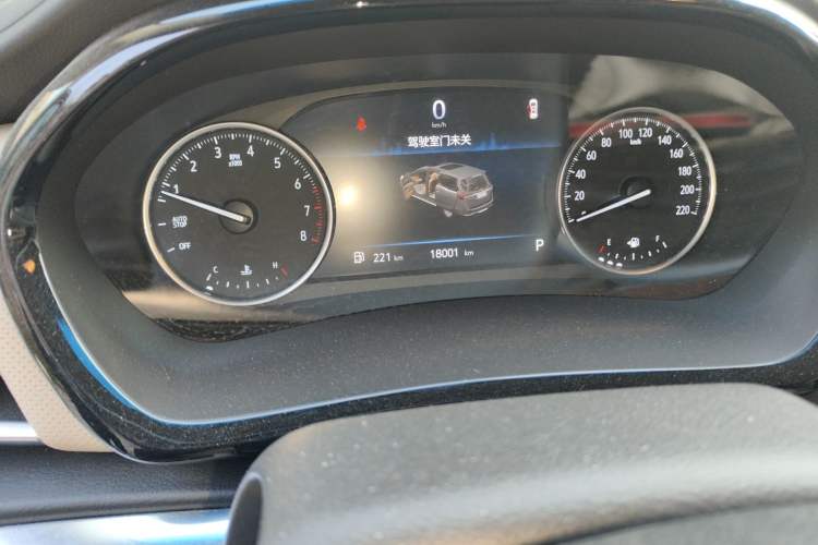 Used Buick GL8 2023 Facelifted Land Cruiser Executive Luxury Version Odometer Close Up