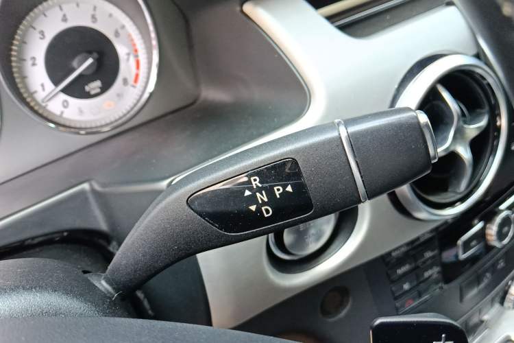 Used Mercedes-Benz GLK-Class 2015 GLK 300 4MATIC Fashion Edition Ultimate Version Gear Lever