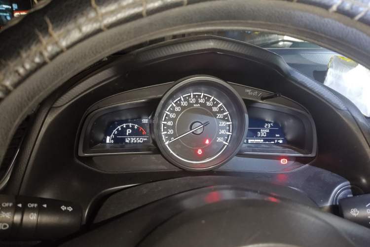 Used Mazda 3 Axela 2017 Hatchback 1.5L Automatic Comfort Model Emission Standard China V
