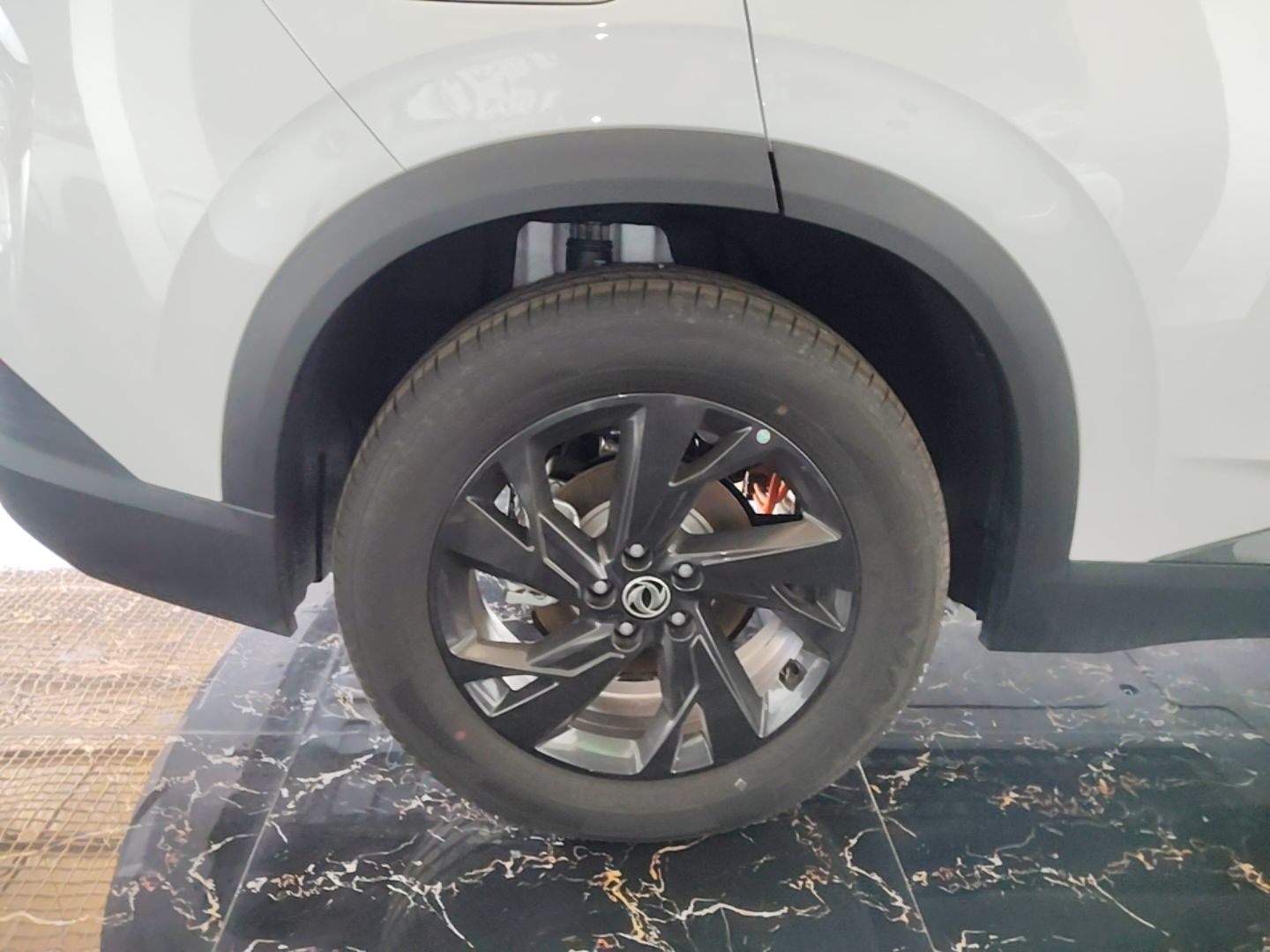 Dongfeng Aeolus SKY EV01 2025 530 km AIR Elite Edition — снимка 11