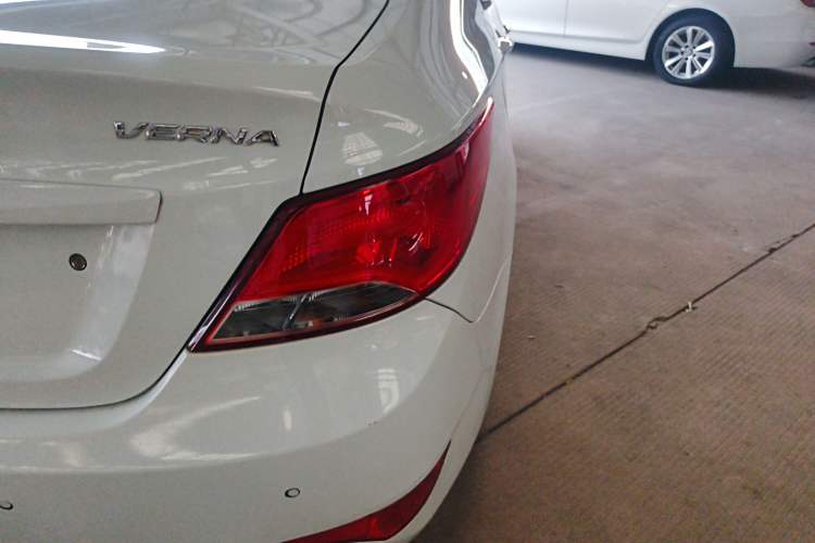 Used Hyundai Verna (older generation) 2014 1.4L Manual Smart GLS Trim