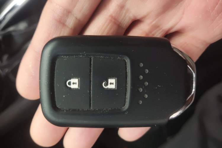 Used Honda Vezel 2015 1.8L CVT 2WD Luxury Model Vehicle Key