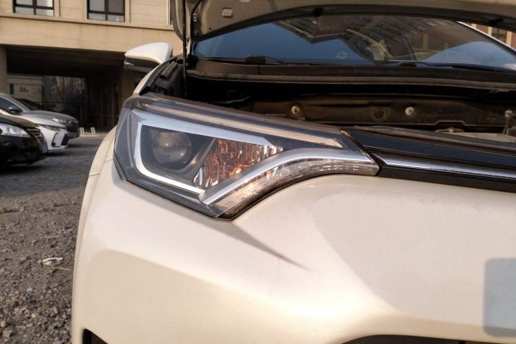 Used Toyota RAV4 2016 2.0L CVT Two-Wheel Drive Smart Edition China V Standard