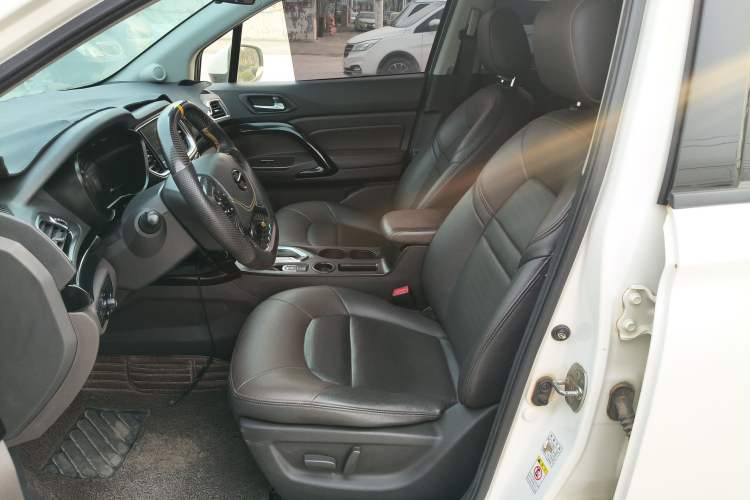 Used GAC Trumpchi GS4 2017 235T G-DCT Two-Wheel Drive Luxury Edition
