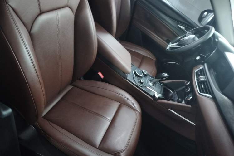 Used Alfa Romeo Stelvio 2017 2.0T 200HP Luxury Edition
