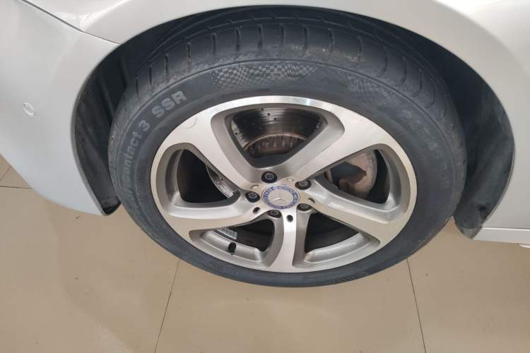 Used Mercedes-Benz E-Class 2017 E 200 L Sport 4MATIC Exterior 4