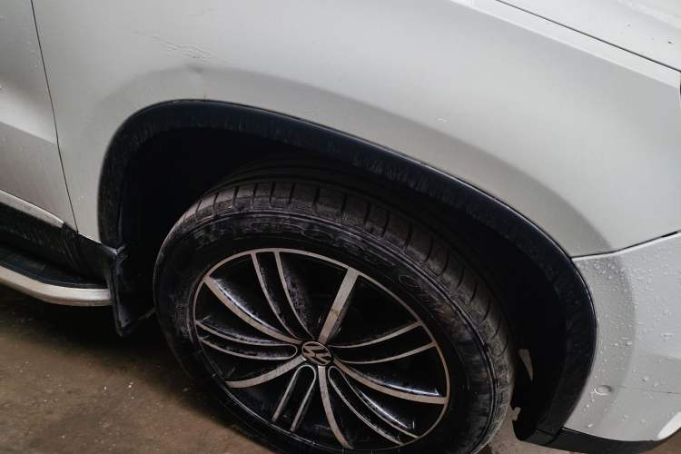 Used Volkswagen Tiguan 2015 2.0 TSI Automatic All-Wheel Drive Flagship Edition Right Front Wheel Hub