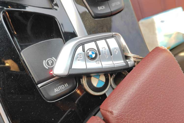 Used BMW 5 Series 2018 Facelifted 530Li xDrive M Sport Package
