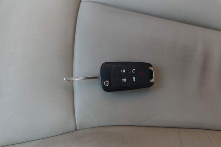 Used Buick GL8 2013 3.0L GT Luxury Business Haoya Edition Vehicle Key