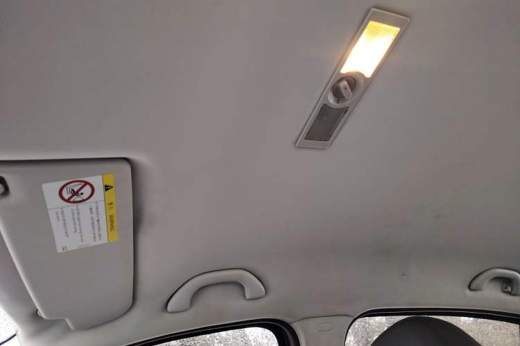 Used Volkswagen Lavida 2015 1.6L Manual Fashion Edition
