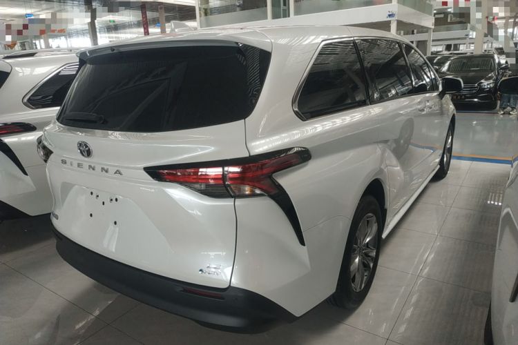 Used Toyota SIENNA 2024 2.5L Hybrid Comfort Edition Rear Right 45 Deg
