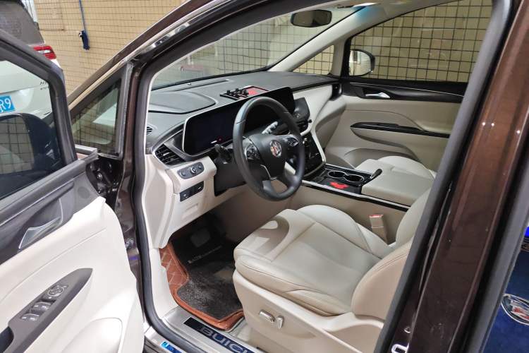 Used Buick GL8 2021 ES Landtrek 653T Comfort Edition
