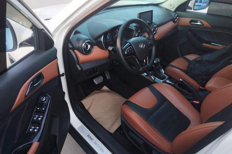 Used BAIC Senova X35 2016 1.5L Automatic Luxury Edition Interior 3