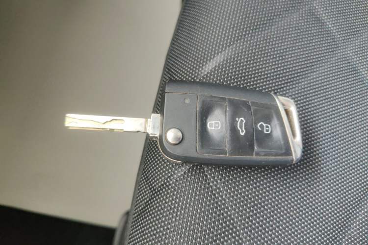 Used Volkswagen Lavida 2023 Revised 1.5L Automatic DeYi Edition Vehicle Key