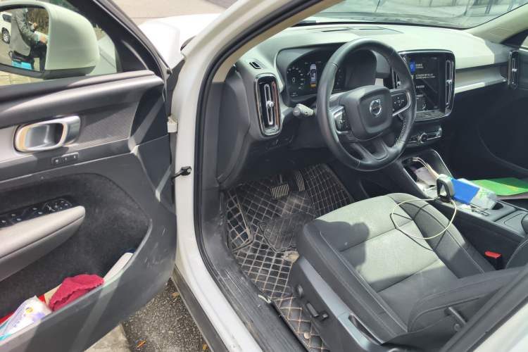 Used Volvo XC40 2022 T4 Four-Wheel Drive Smart & Stylish Edition