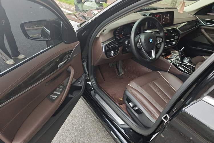 Used BMW 5 Series 2021 525Li Luxury Package Driver Seat