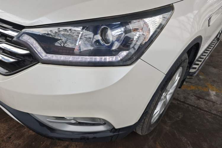 Used Dongfeng Aeolus AX7 2016 2.0L Automatic Zhiyi Trim