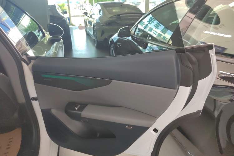 Used Lynk & Co 07 2024 EM-P 126 Long-Range Ultra