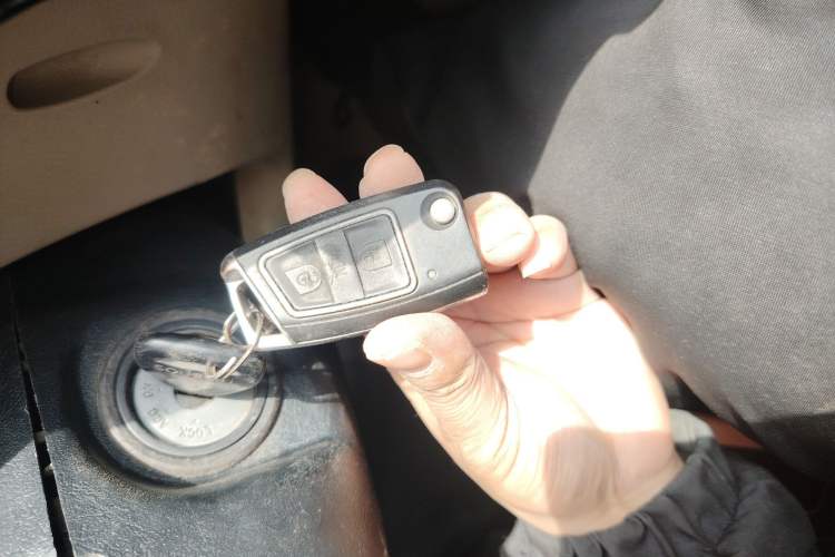 Used Soueast V3 Lingyue 2011 1.5L Manual Comfort Edition Vehicle Key