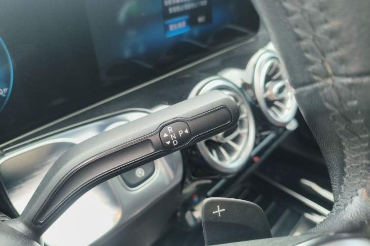 Used Mercedes-Benz GLB 2020 GLB 200 Stylish Edition Gear Lever