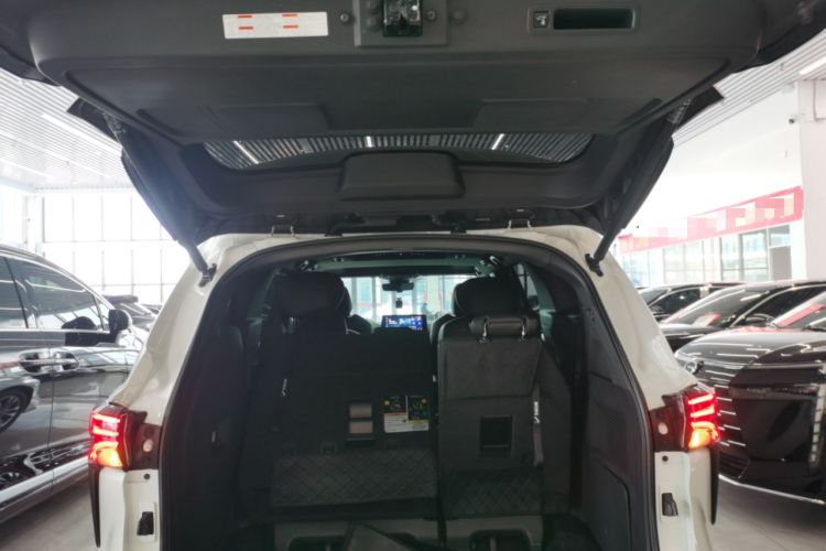 Used Toyota Sienna 2023 2.5L Hybrid Deluxe Edition