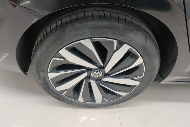 Used Volkswagen Passat 2025 Premium Version 380TSI Dragon Edition