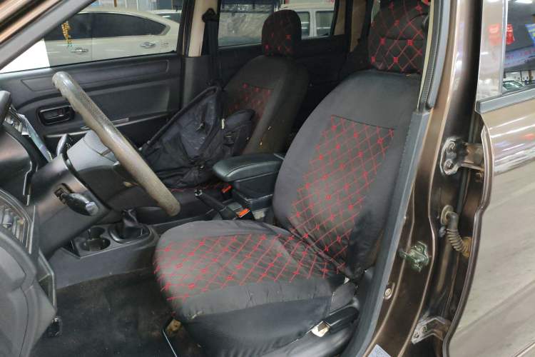 Used Dongfeng Fengon 330 2014 1.5L Manual Utility Version DK15
