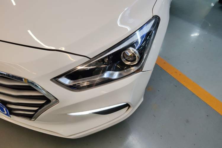 Used Hyundai Mistra 2017 1.8L Automatic Deluxe DLX Model China V Emission Standard Left Front Headlight
