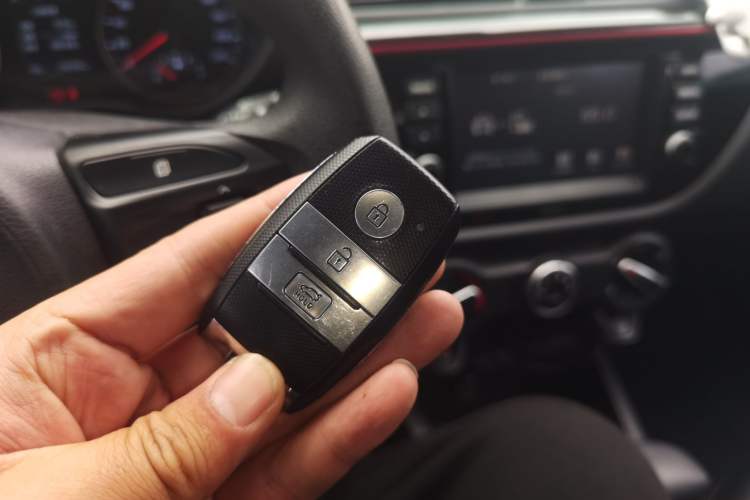 Used Kia KX Cross 2017 1.4L AT GLS Vehicle Key