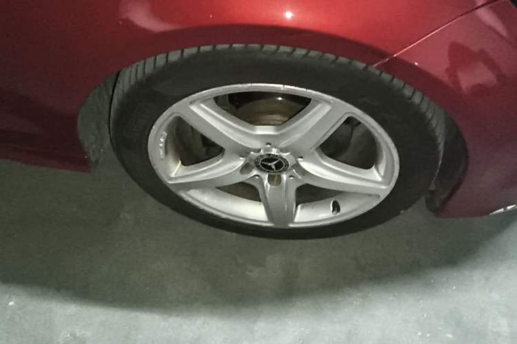 Used Mercedes-Benz CLS 2017 CLS 260 Elegant Edition Right Front Wheel Hub