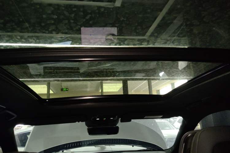 Used Lynk & Co 08 EM-P 2023 120km Long-Range Halo Headliner