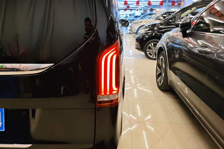 Used Mercedes-Benz V-Class 2021 V 260 Prestige Edition
