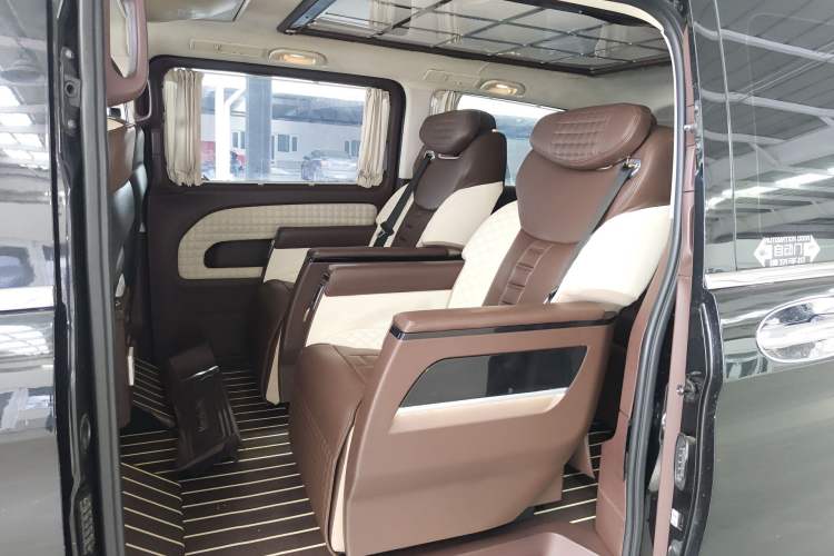 Used Mercedes-Benz Vito 2016 2.0T Business Edition Left Rear Seat