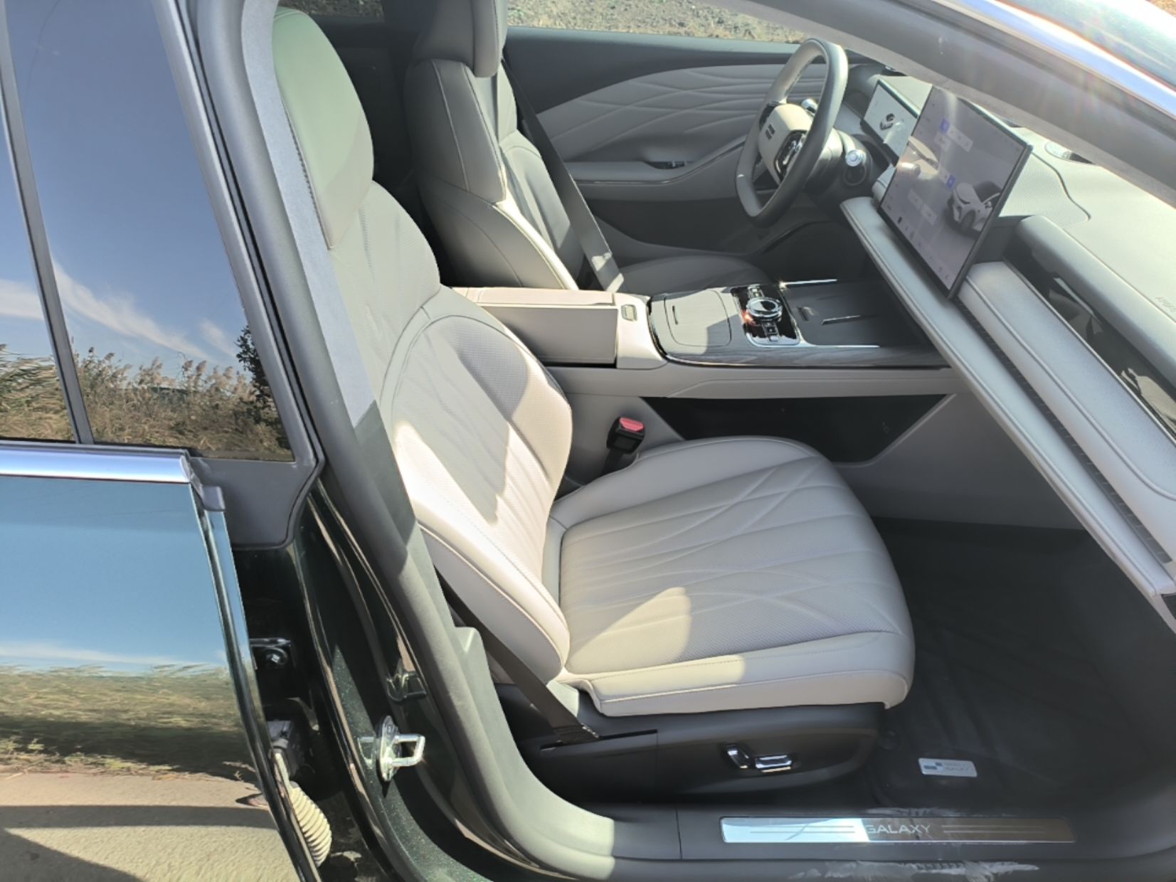 Geely Galaxy 8 2025 130km EM-P Starship Edition — снимка 19