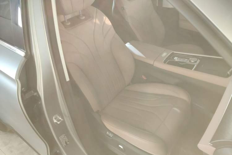 Used Chery Tiggo 8 L 2024 2.0T Two-Wheel Drive Prestige Version 5 Seats
