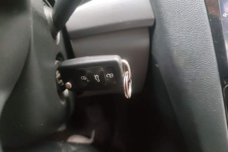 Used Skoda Octavia 2013 2.0L Manual Yijie Version
