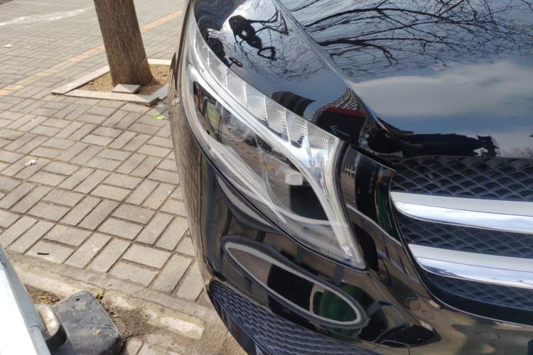 Used Mercedes-Benz V-Class 2021 V 260 Avantgarde Edition