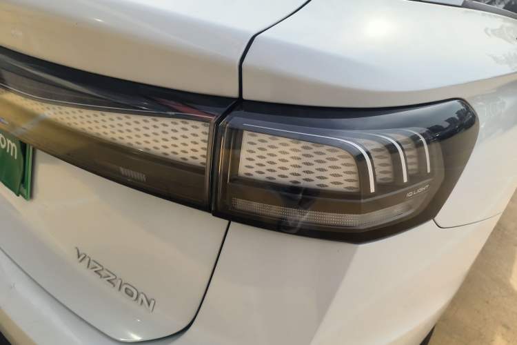 Used Volkswagen ID.7 VIZZION 2024 AIR model Right Rear Taillight
