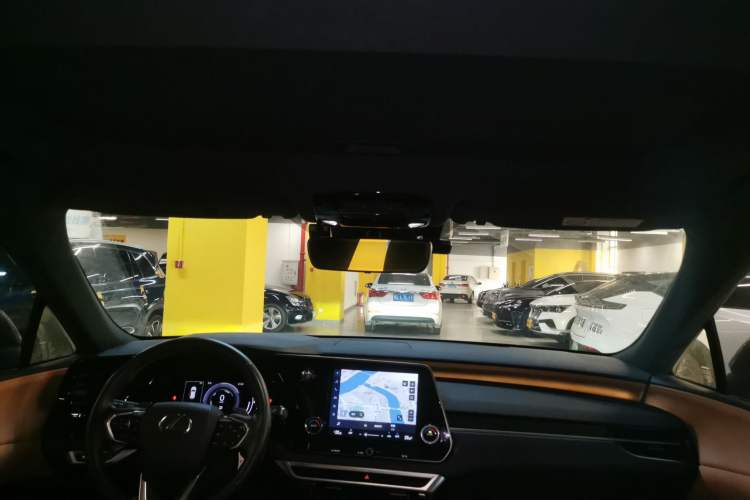 Used Lexus RX 2023 350h Two-Wheel Drive Enjoyment Version
