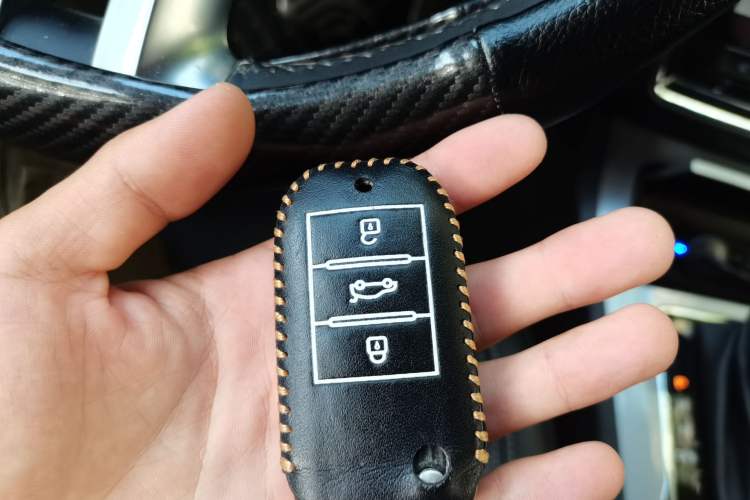 Used Roewe RX5 2016 20T Two-Wheel Drive Automatic Internet Smart Edition