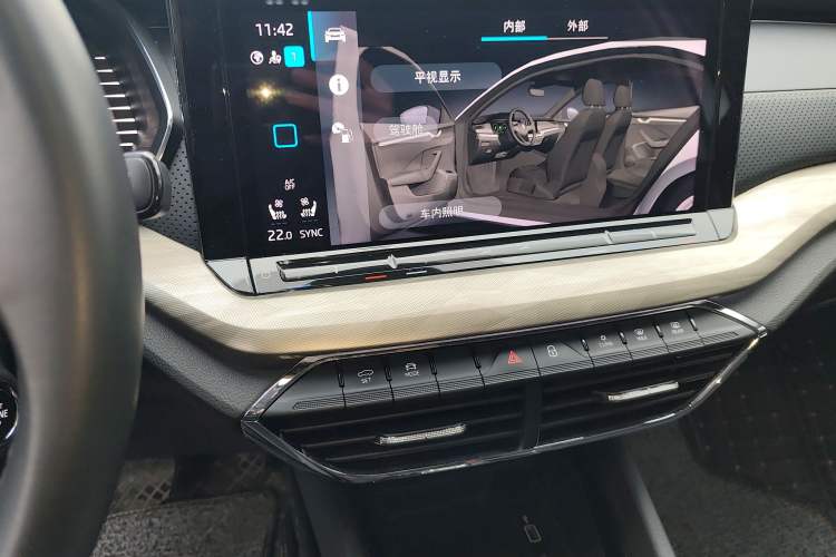 Used Skoda Octavia 2021 PRO TSI280 DSG Prestige Edition Audio And AC Panel