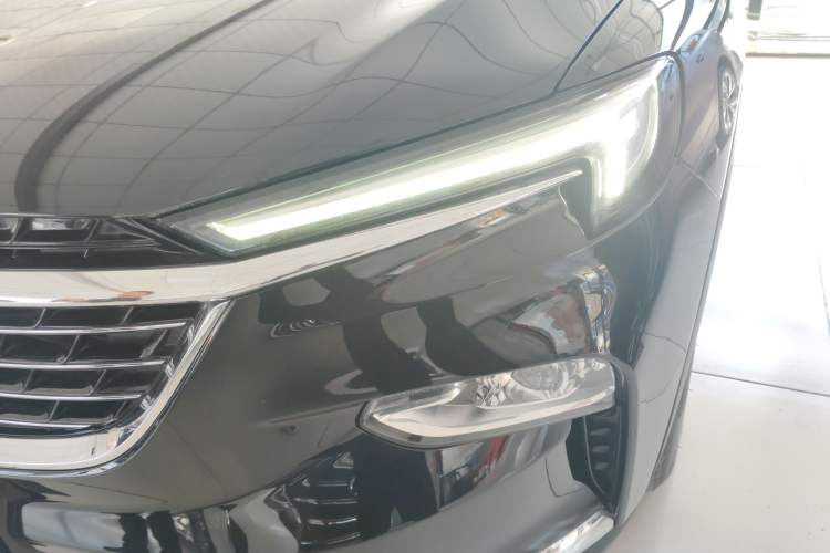 Used Buick Enclave 2020 28T Two-Wheel Drive Zhanqi Version Left Front Headlight