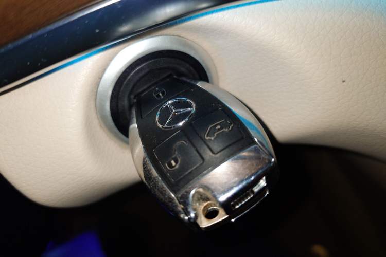 Used Mercedes-Benz V-Class 2021 V 260 Prestige Edition