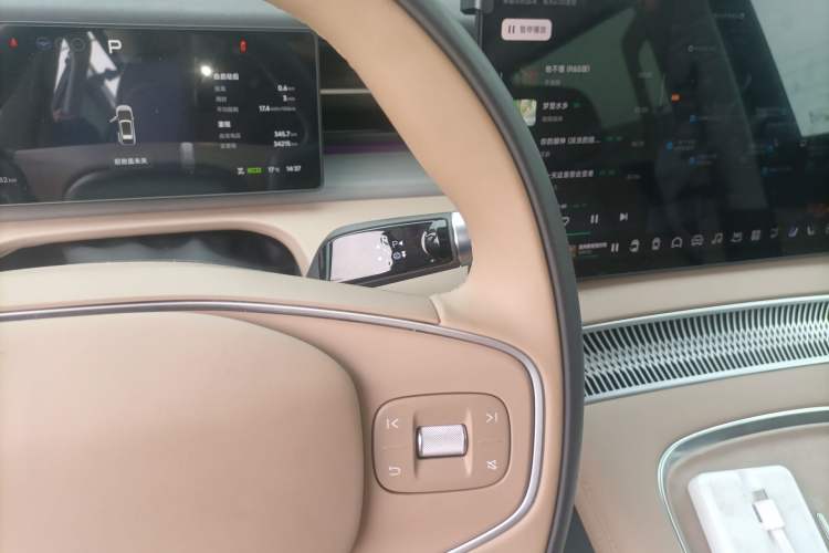 Used XPeng X9 2025 740 Ultra-Long Range Max Gear Lever