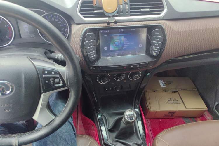 Used Great Wall Wingle 6 2017 2.4L Gasoline Two-Wheel Drive Elite Version 4G69