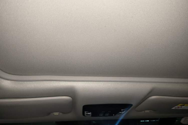 Used Honda Vezel 2017 1.8L CVT Front-Wheel Drive Pioneer Edition Headliner